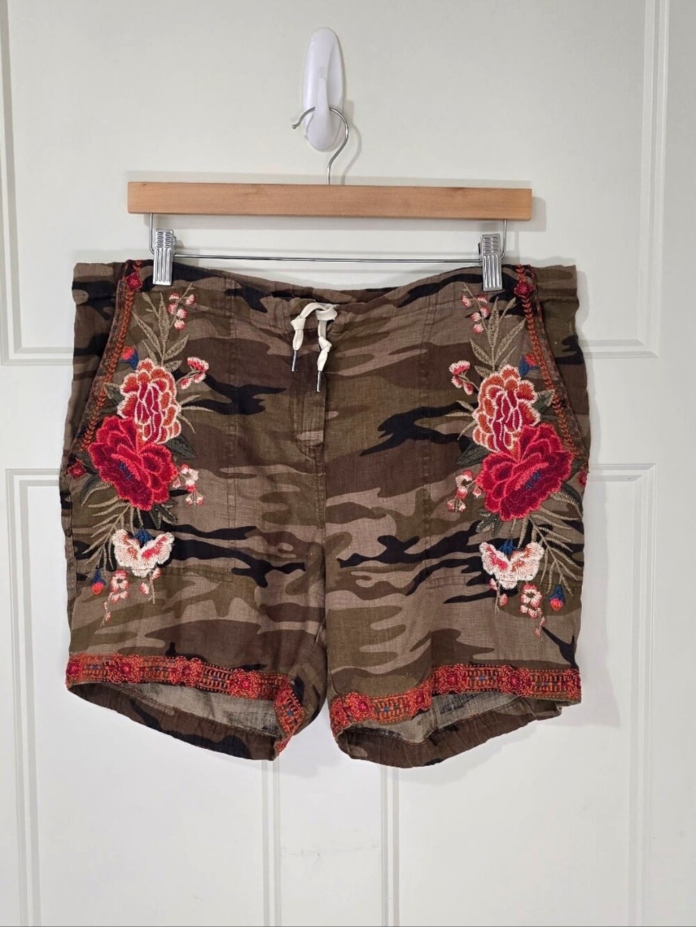 Johnny Was Burken Linen Shorts Camouflauge Floral Embroidery Drawstring Womens M - Picture 2 of 8